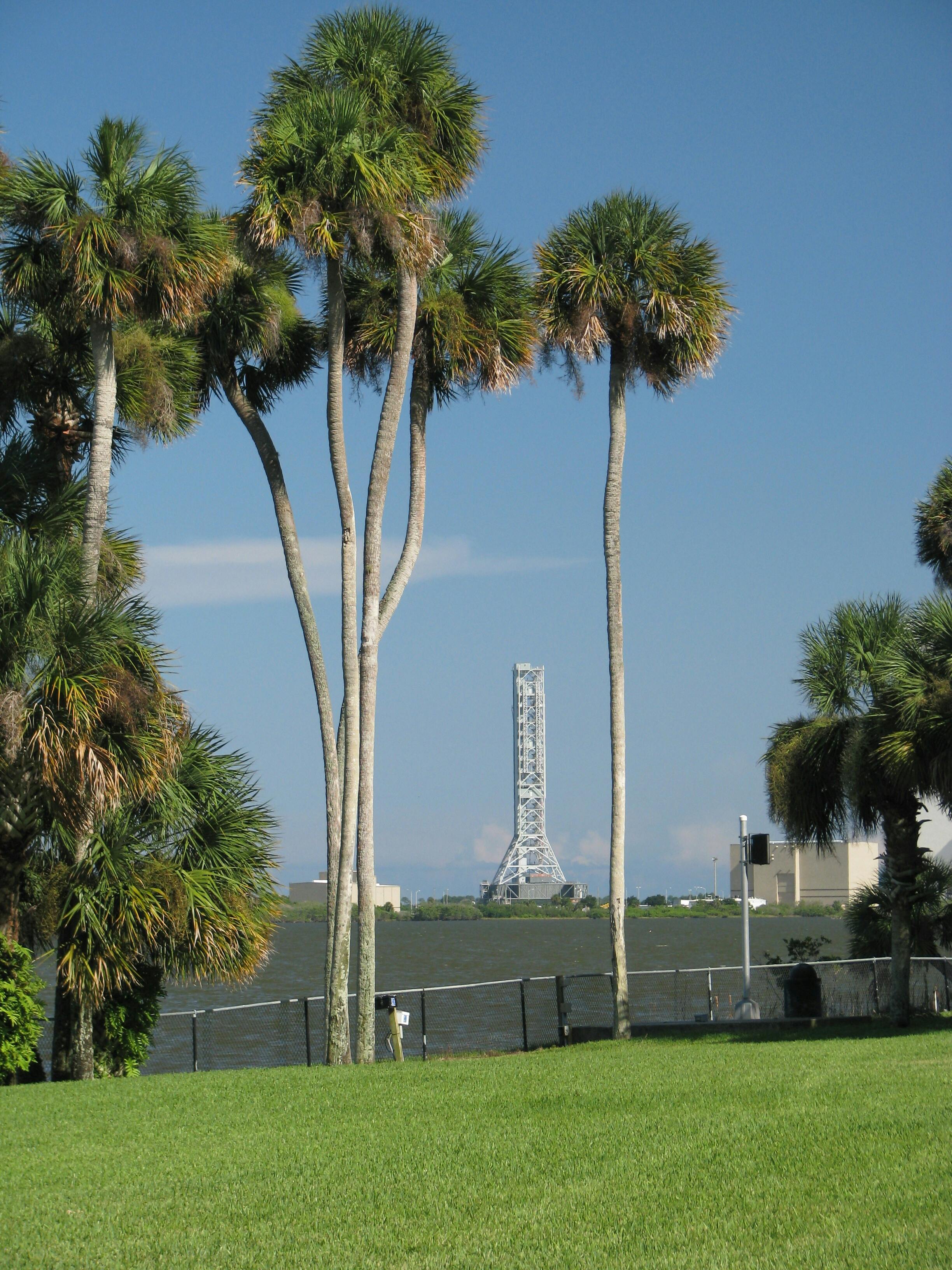 How much does it cost to put a fence around 1 acre?