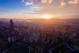 City skyline at sunset — photo by 周赛 王 on Pexels