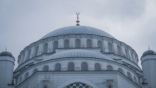 Free Majestic view of the Camlica Mosque dome in Istanbul, showcasing Islamic architecture. Stock Photo