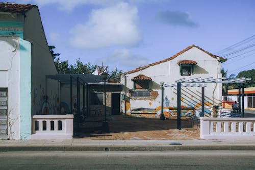 Immagine gratuita di cittadina, cloud, edificio