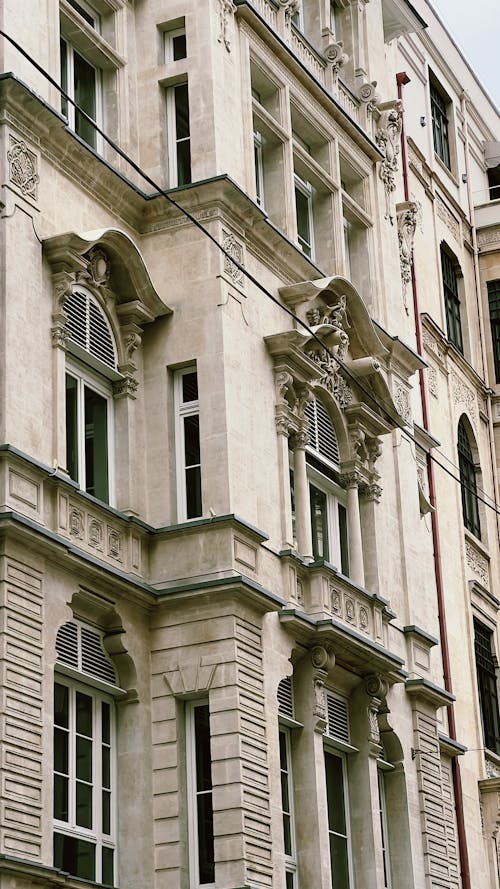 Gratis stockfoto met architectuur, betonnen constructie, buitenkant van het gebouw