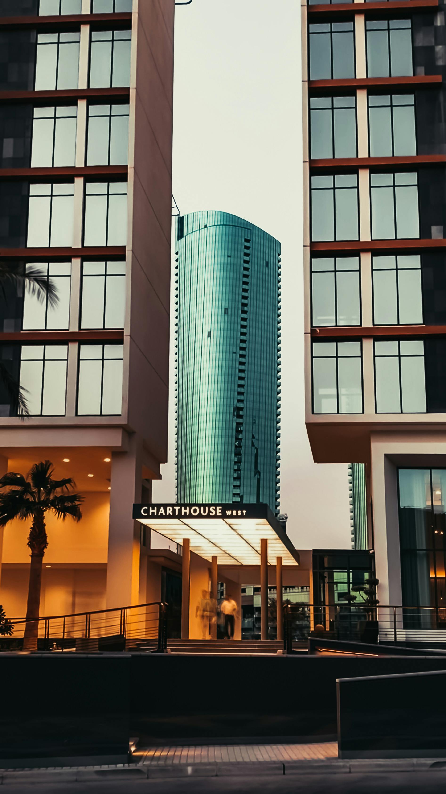 In which 3 areas are earthquakes most common?