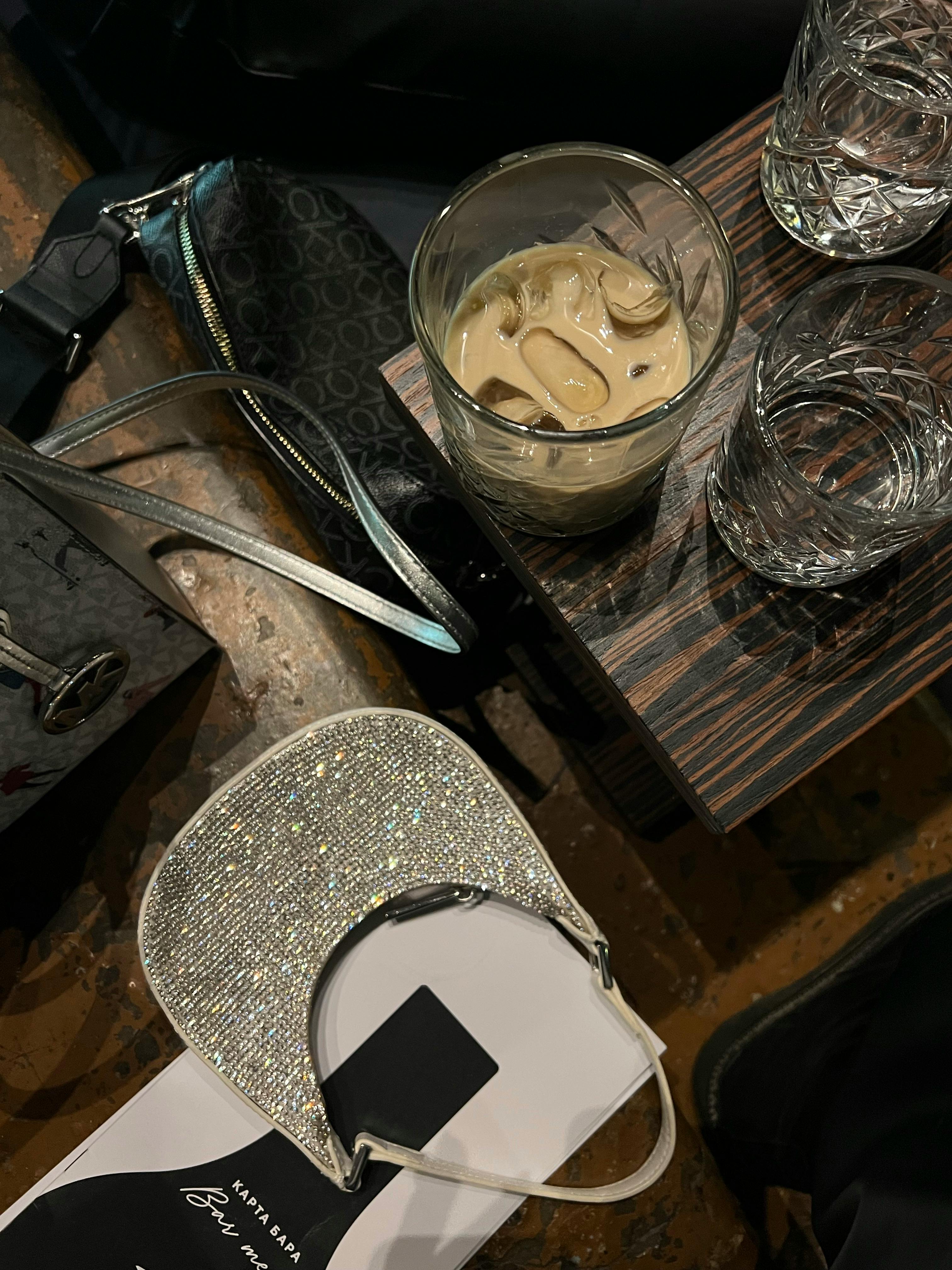 What drink improves skin?