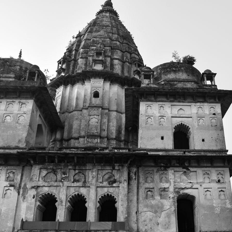 Betwa Cenotaphs (Chhatris) photo 2
