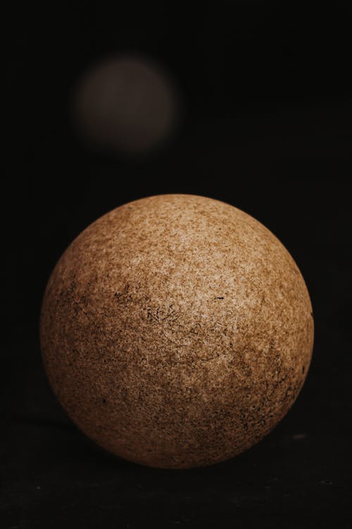 Fotos de stock gratuitas de bola de corcho, fondo negro, naturaleza muerta