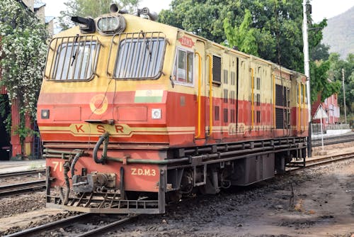 Kostenloses Stock Foto zu eisenbahngleise, eisenbahnschienen, öffentliche verkehrsmittel