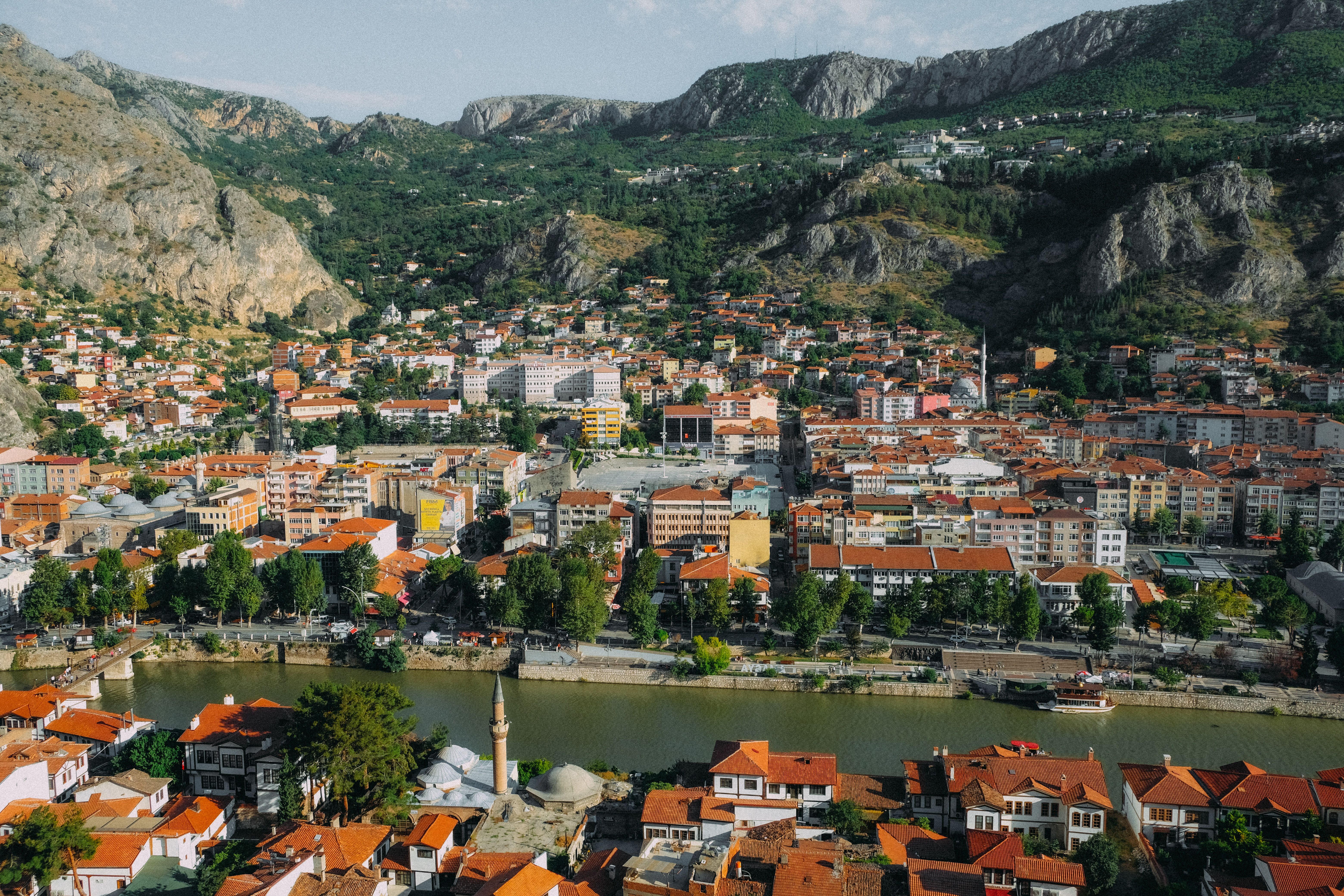 Aerial View of Houses Near Mountain · Free Stock Photo