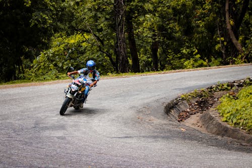 Gratis Fotos de stock gratuitas de carretera, casco de moto, ciclista Foto de stock