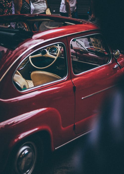 Gratis Volkswagen Beetle Coupe Merah Dengan Sunroof Foto Stok