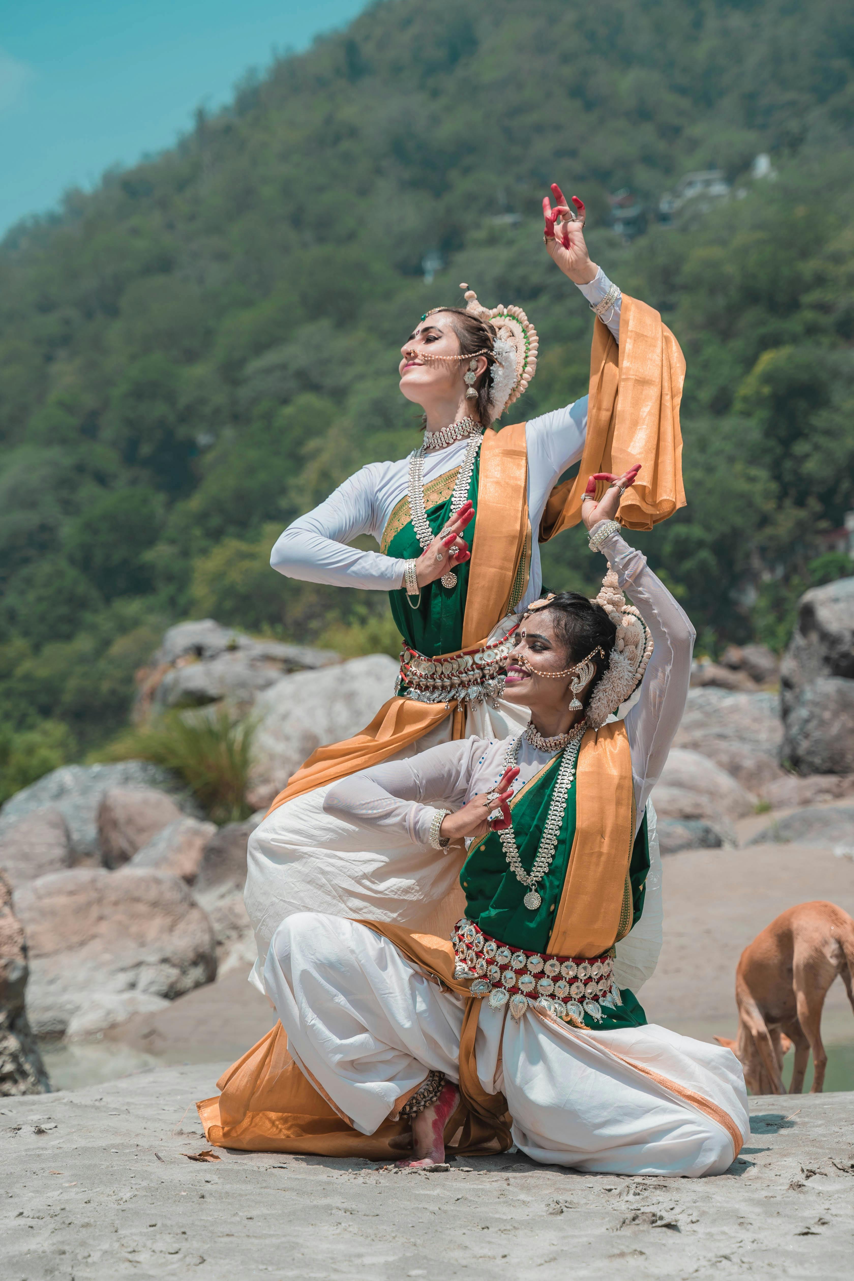 Couple performing manipuri dance traditional folk Vector Image