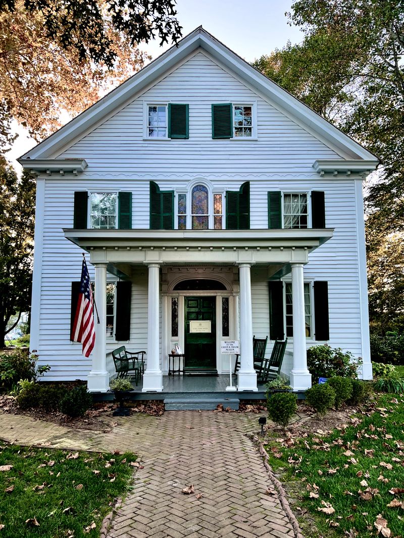 Classic colonial porch representing detail focused representation