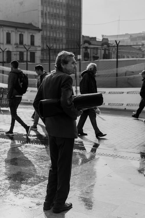 Photos gratuites de échelle des gris, gens, marcher