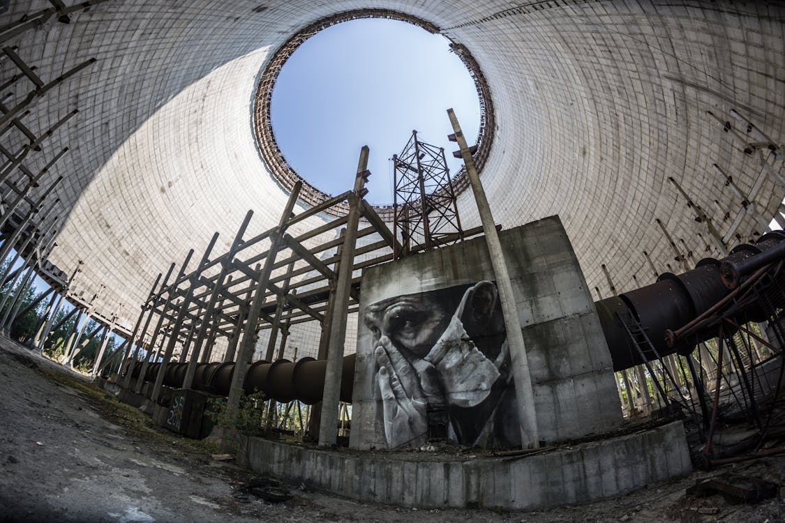 Uomo In Maschera Graffiti Sul Muro