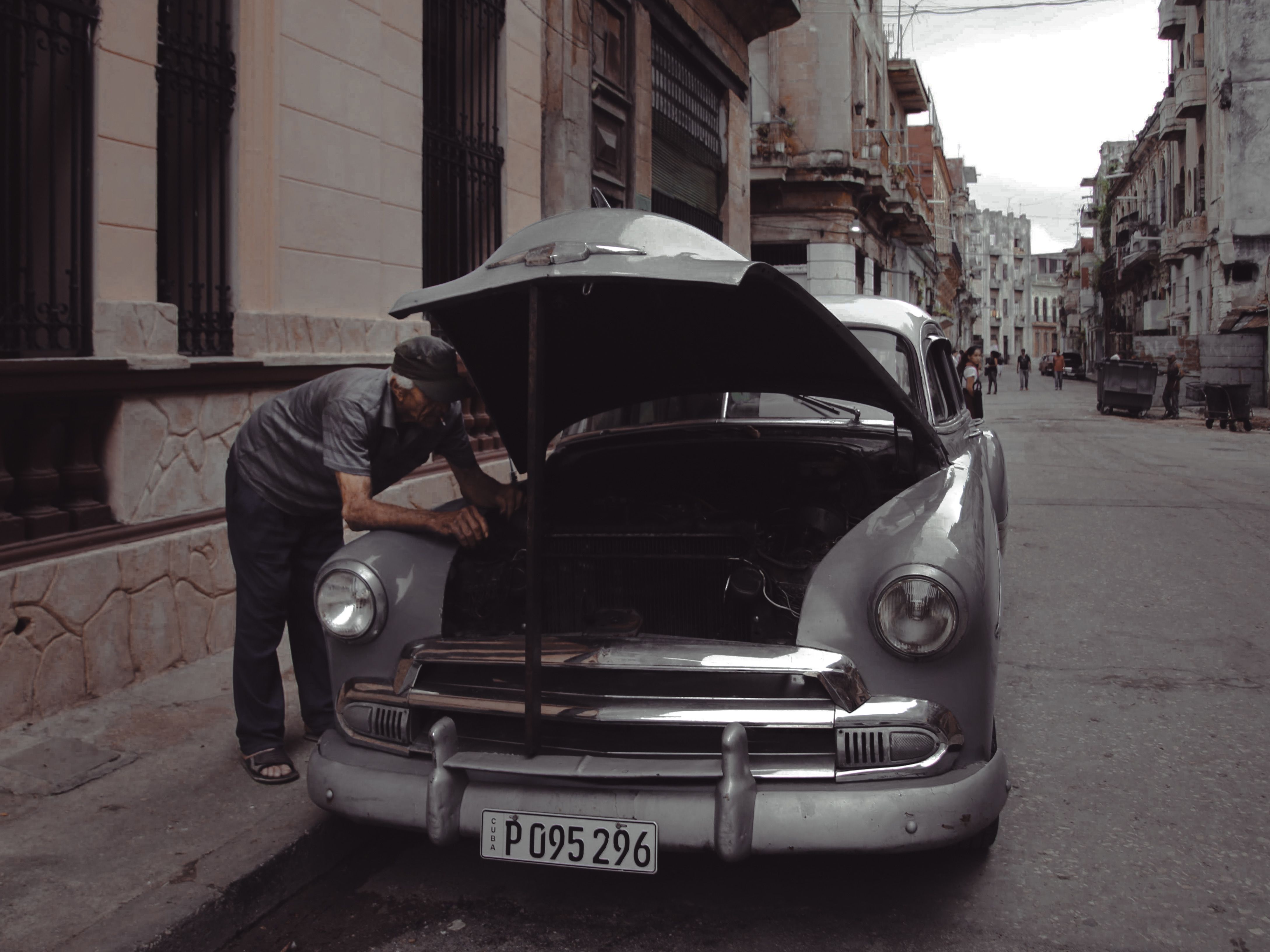 general automotive mechanic — Photo by Mehmet Turgut  Kirkgoz on Pexels