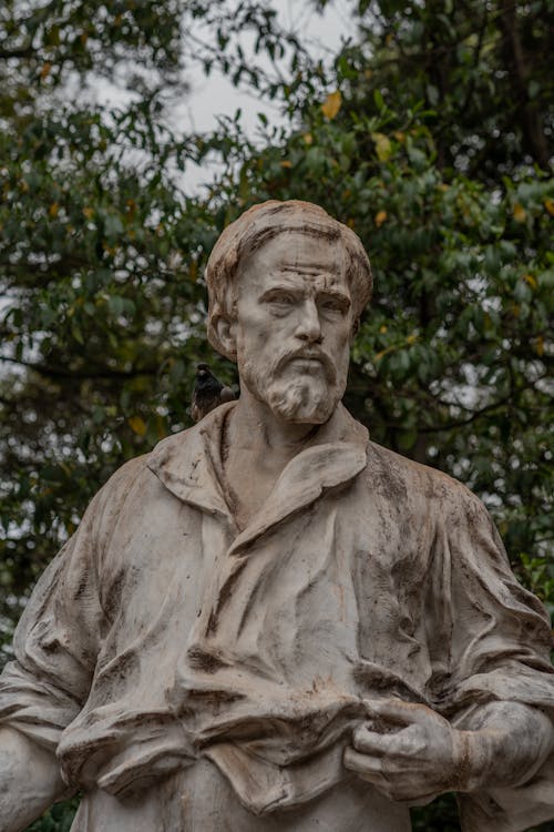 Free Statue of Bartolomeu Bueno da Silva in Parque Trianon, Sao Paulo Stock Photo