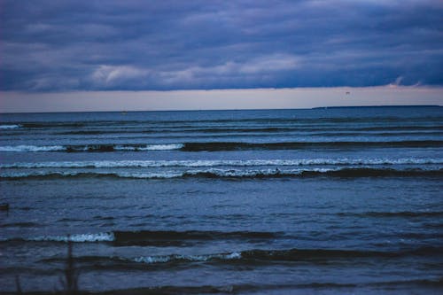 bezplatná Základová fotografie zdarma na téma horizont, mávání, moře Základová fotografie