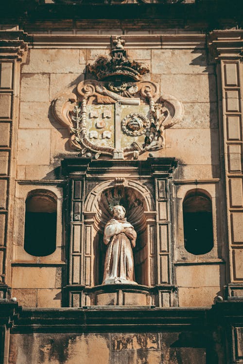 Immagine gratuita di croce, finestra di chiesa, gotico