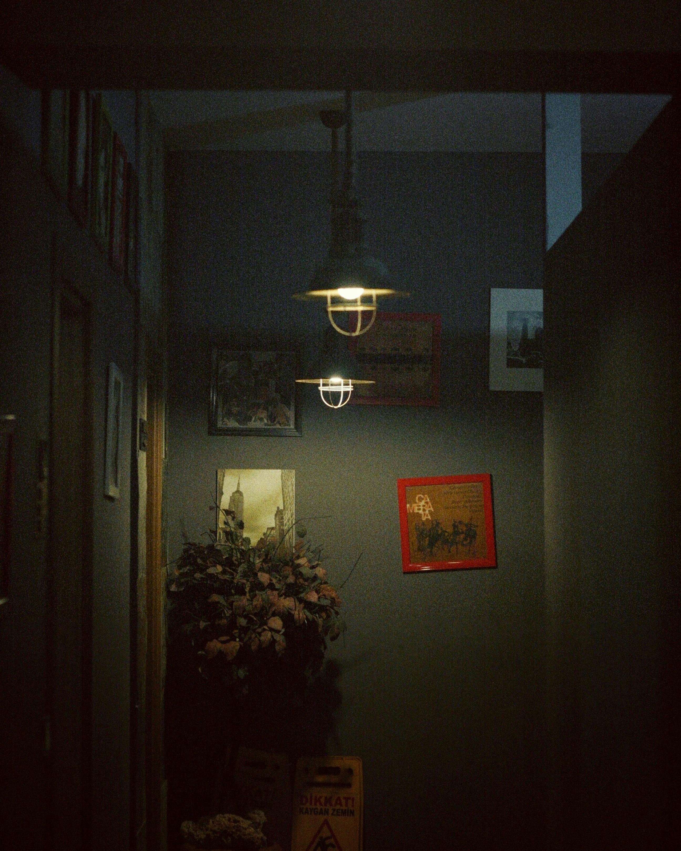 gratis Foto Van Een Verlichte Gang  Stockfoto