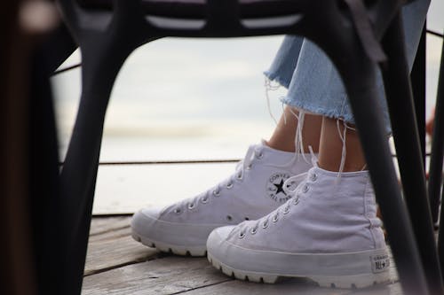 Gratis lagerfoto af Converse, fodtøj, hvide sko Lagerfoto