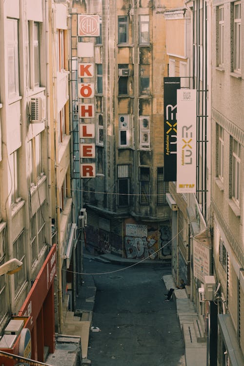 Бесплатное стоковое фото с Аэрофотосъемка, вертикальный выстрел, городская улица