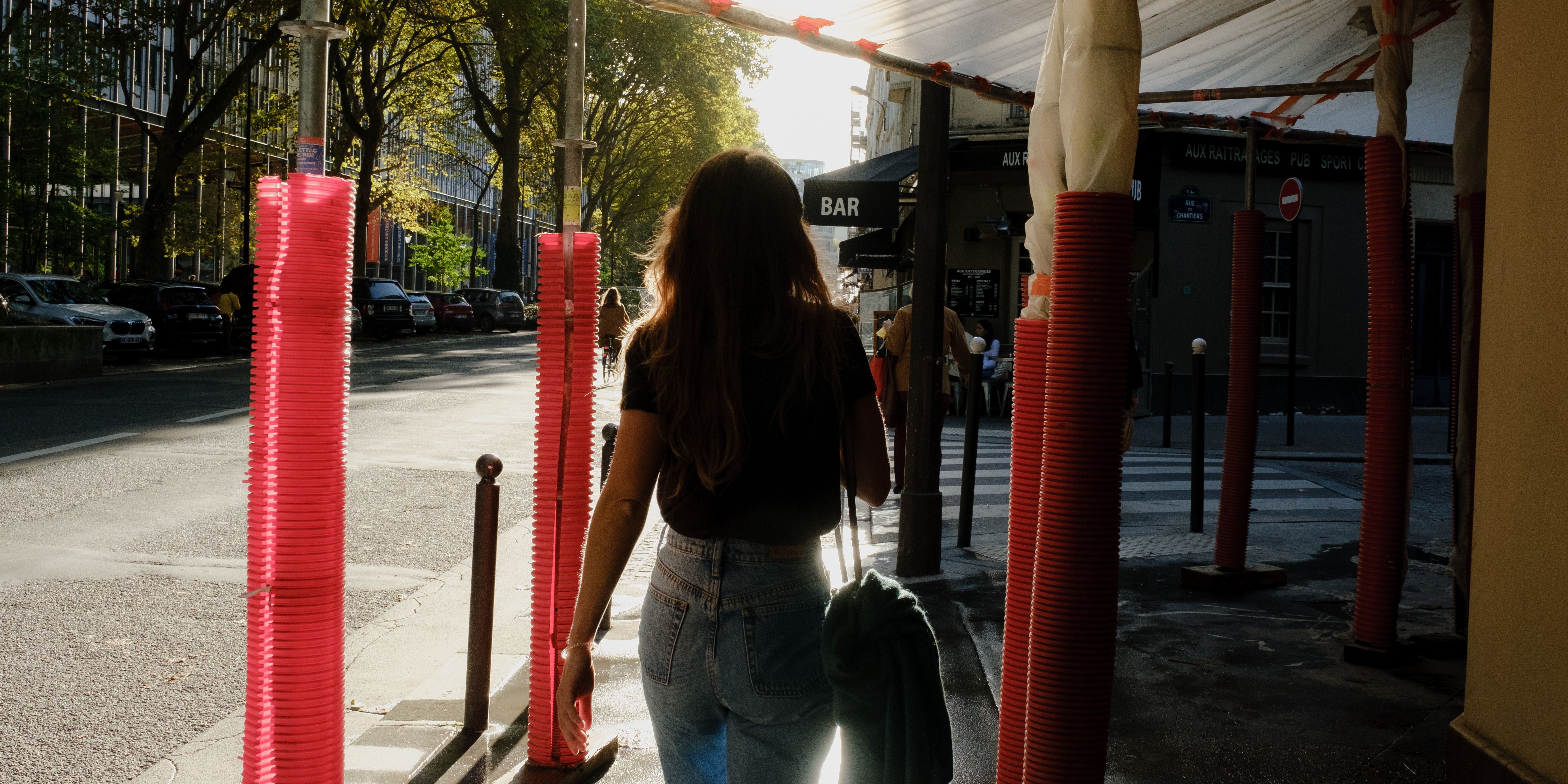 La Fusion Matinale : Comment l'Harmonie entre Mode Française et Rituels de Soin Révèle Votre Chic As