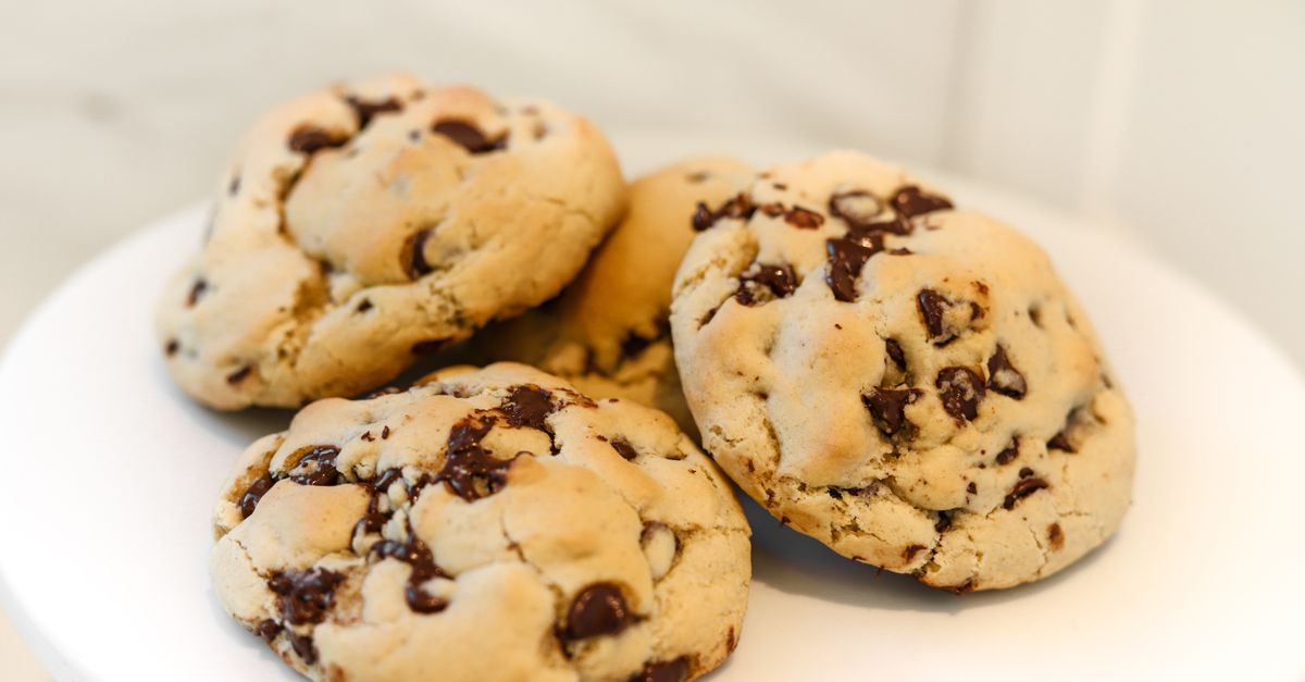 Why Your Homemade Cookies Are Crumbly (And The Simple Shifts That Guarantee Chewy Perfection Every Time)