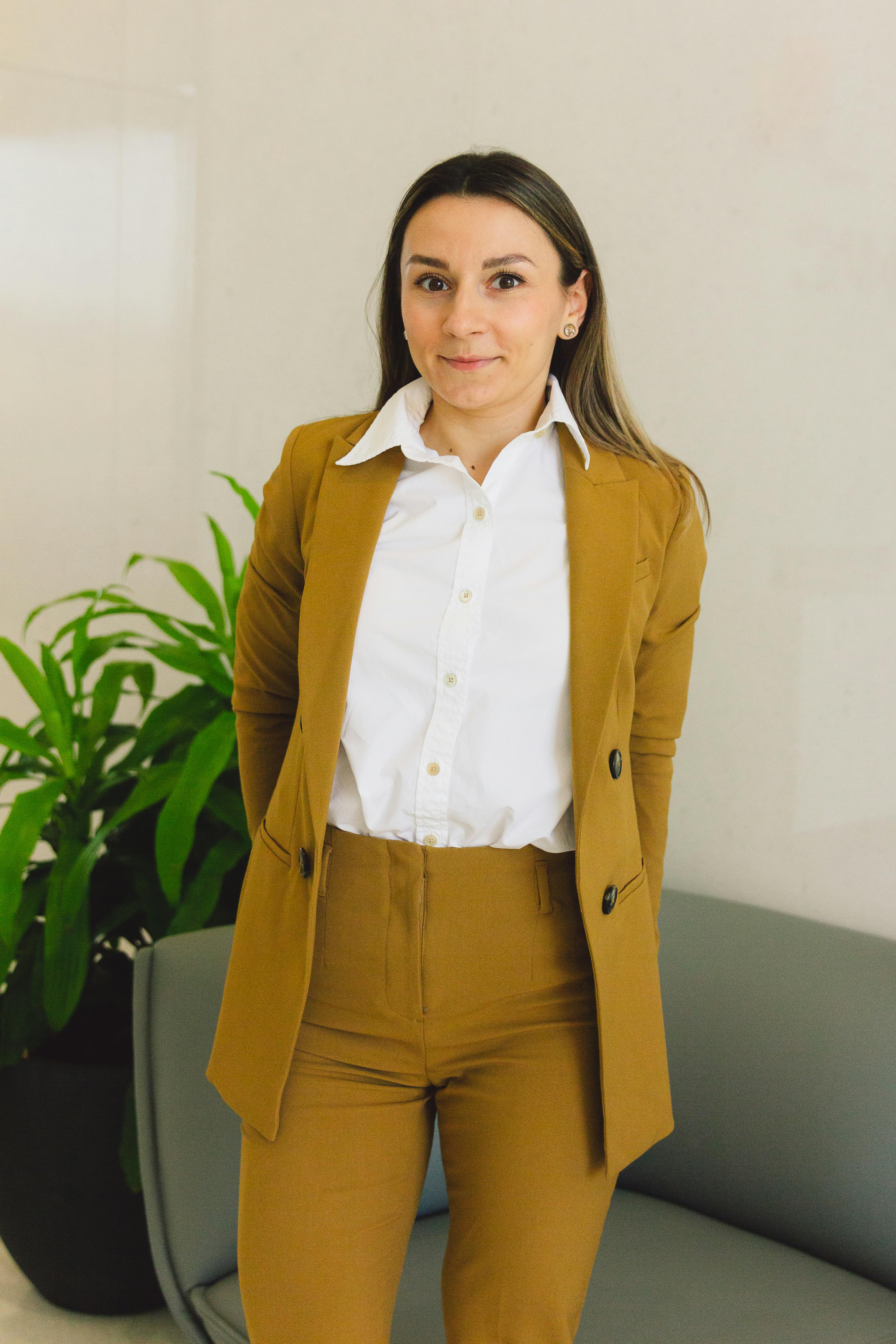 ฟรี คลังภาพถ่ายฟรี ของ กางเกงสีน้ำตาล, การจัดวาง, การตั้งค่าทางธุรกิจ คลังภาพถ่าย