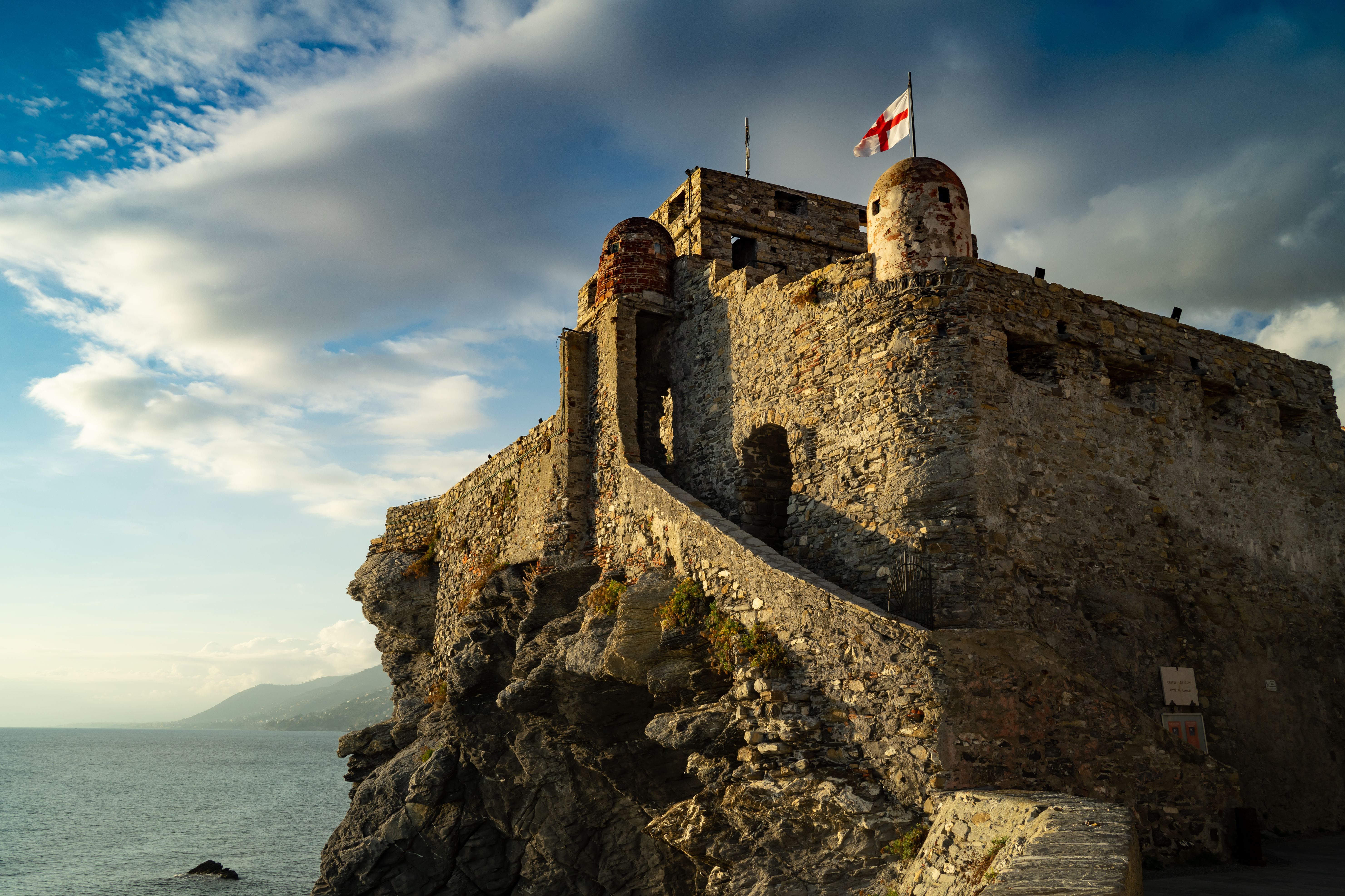 Castello della Dragonara