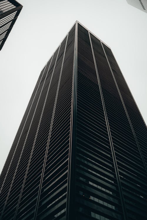 Immagine gratuita di architettura, cielo bianco, edificio