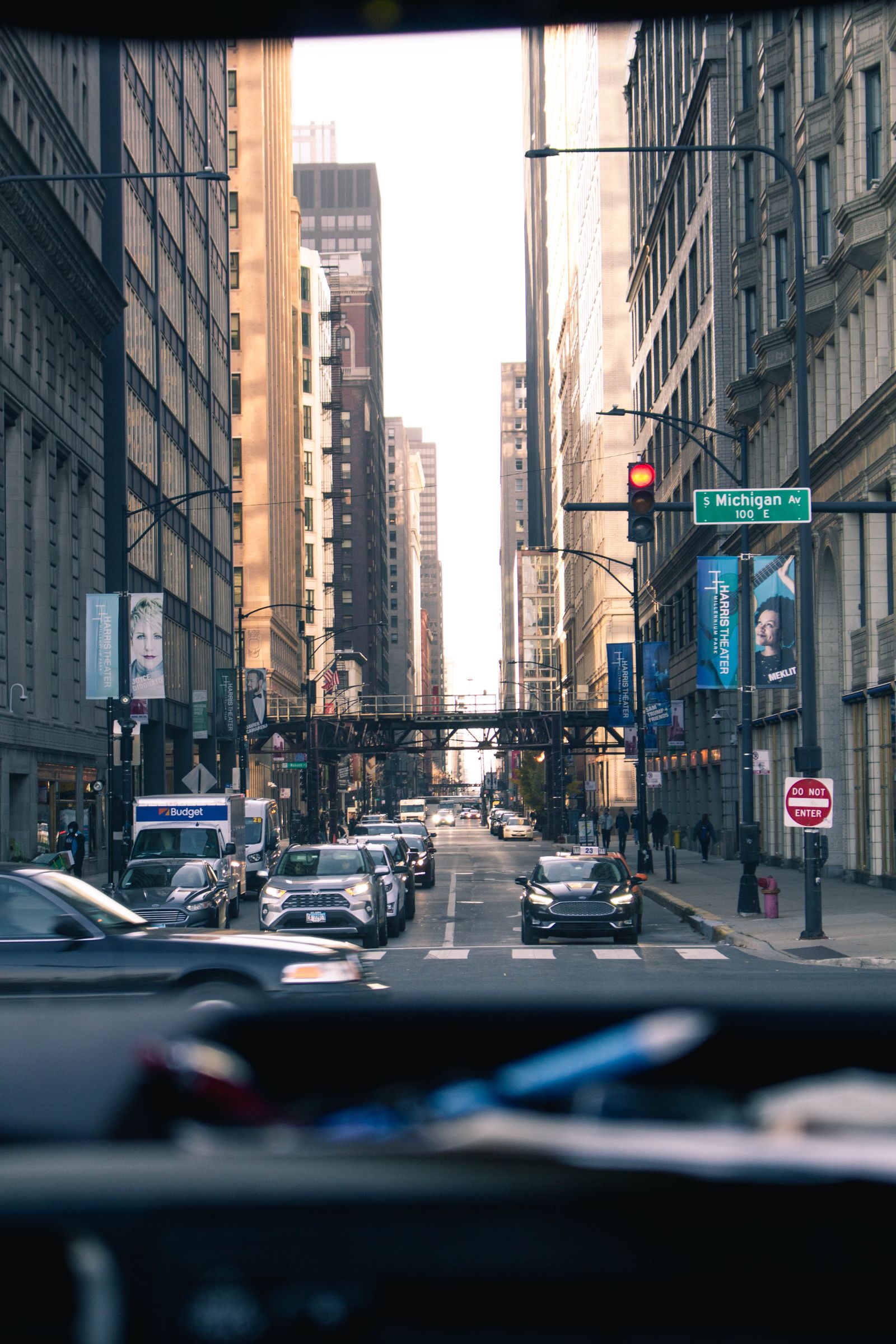 Chicago skyscrapers and busy downtown street
