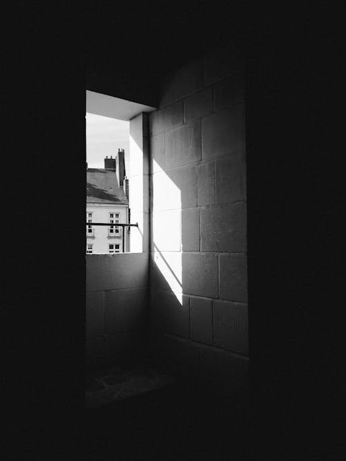 Základová fotografie zdarma na téma černobílý, kontrast, okna