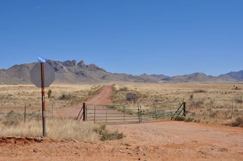 Fotobanka s bezplatnými fotkami na tému brána, hory, krajina