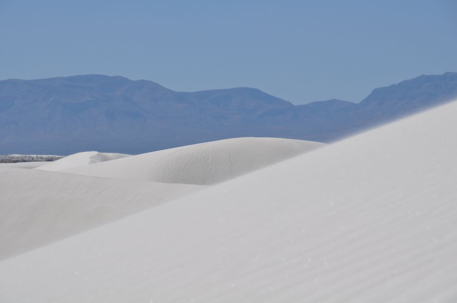 Captivating view of the white sand dunes at White Sands National Park, New Mexico.