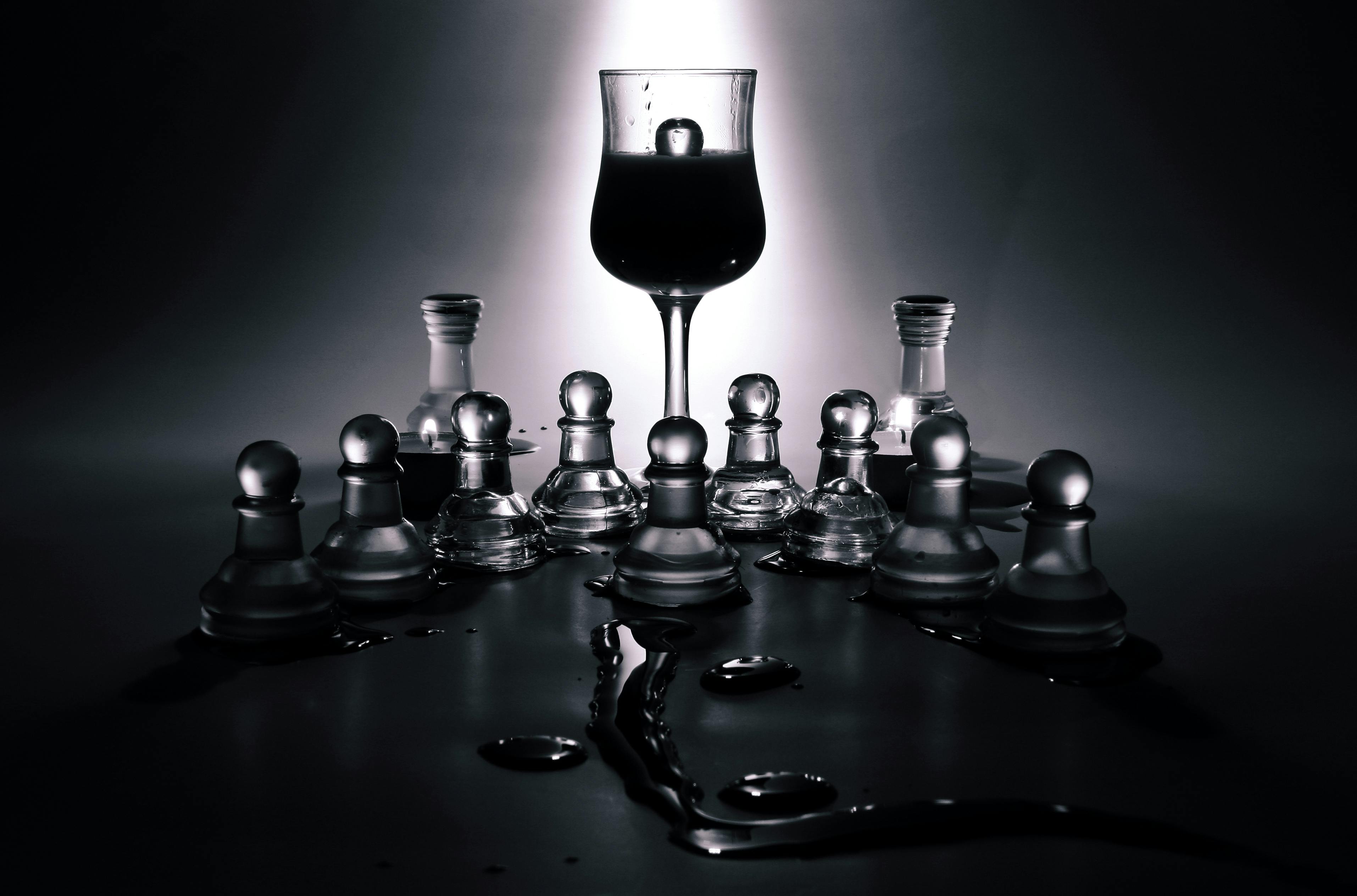 HD Whiskey Glass and Chess Wallpaper Stock Photo - Image of shadow, glass:  161498170