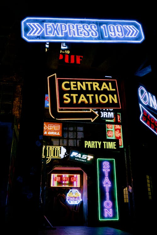 Darmowe zdjęcie z galerii z neon, neonowe oznakowanie, nocna pora