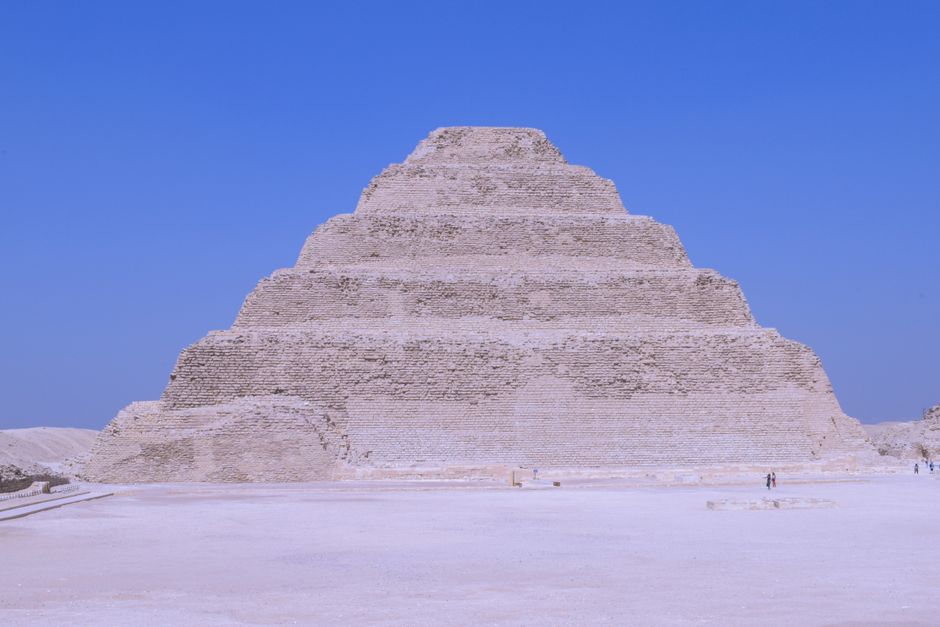Nécropole de Saqqarah et Pyramide à Degrés