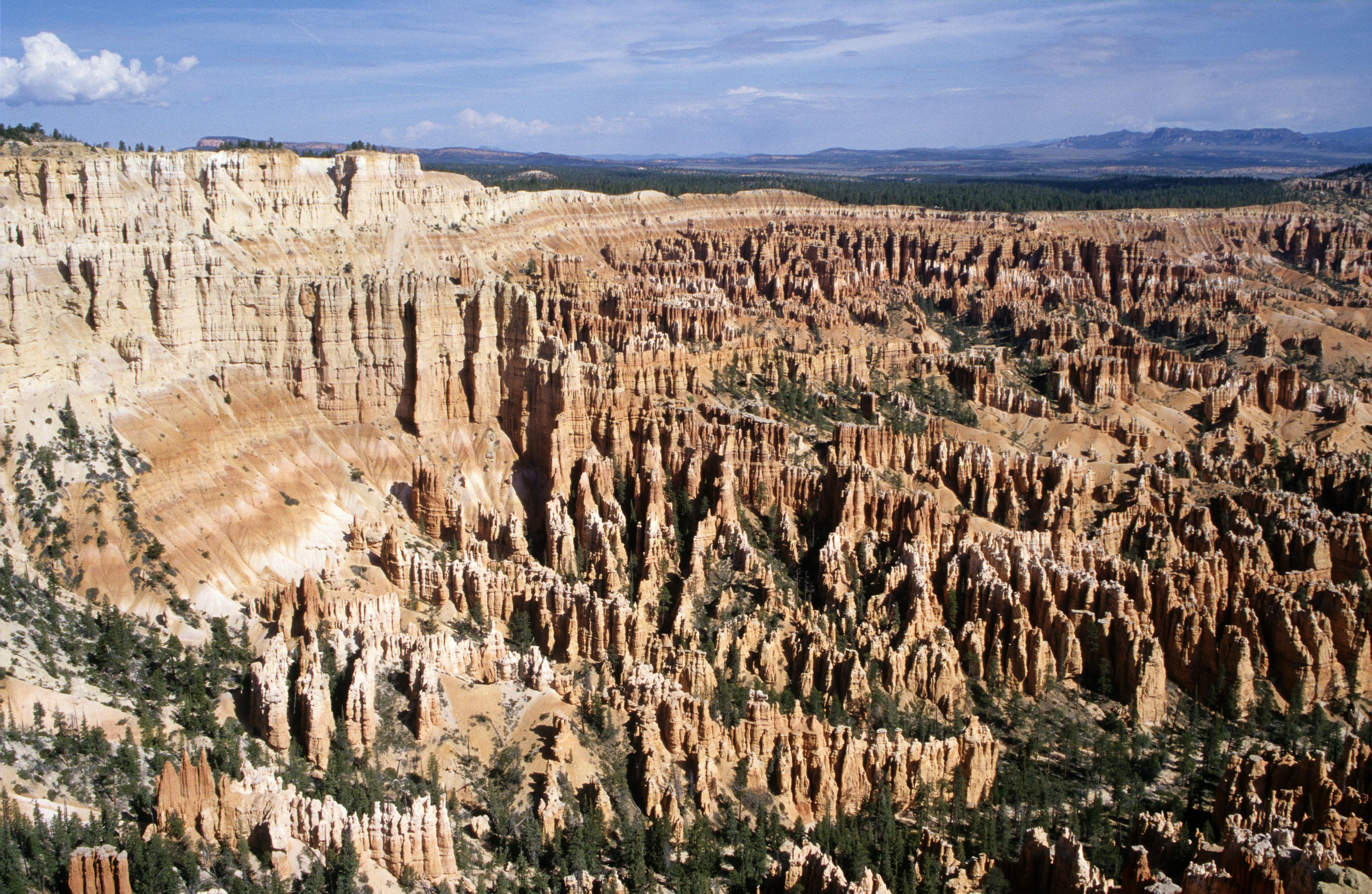 rock formations of bryce canyon in usa
