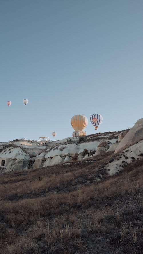 Immagine gratuita di avventura, cappadocia, cielo azzurro