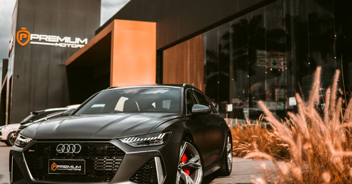 Quanto custa seguro de carro de luxo e por que o preço assusta