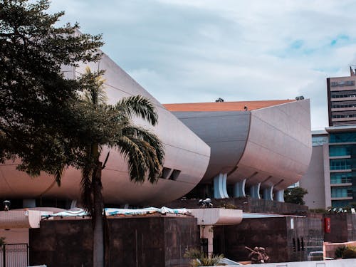 Foto profissional grátis de céu azul, construção, exterior do edifício