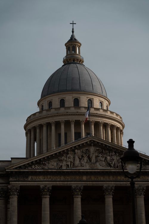 Free Majestic view of the Panthéon dome in Paris showcasing neoclassical architecture. Stock Photo