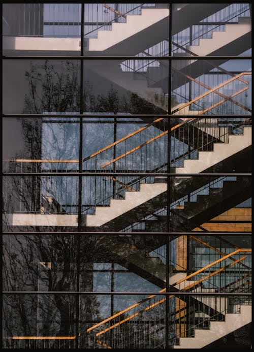 Foto d'estoc gratuïta de arquitectura moderna, edifici d'oficines, escales
