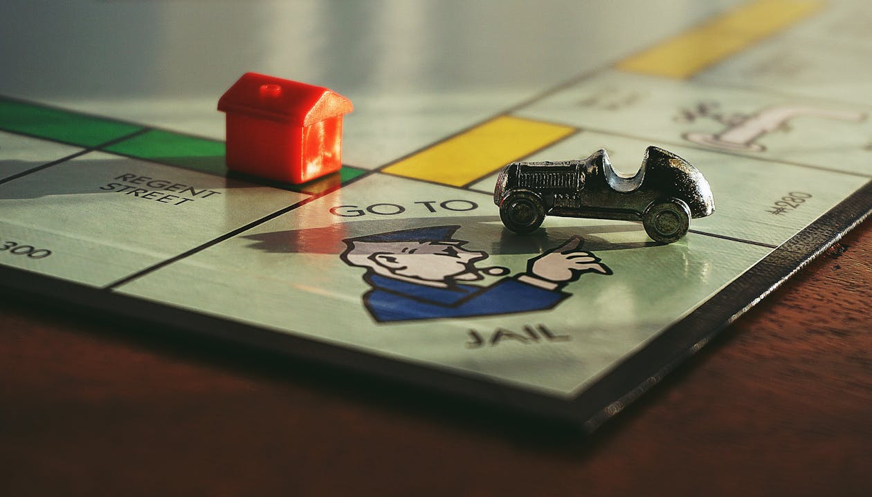 juegos de mesa educativos como el monopoly