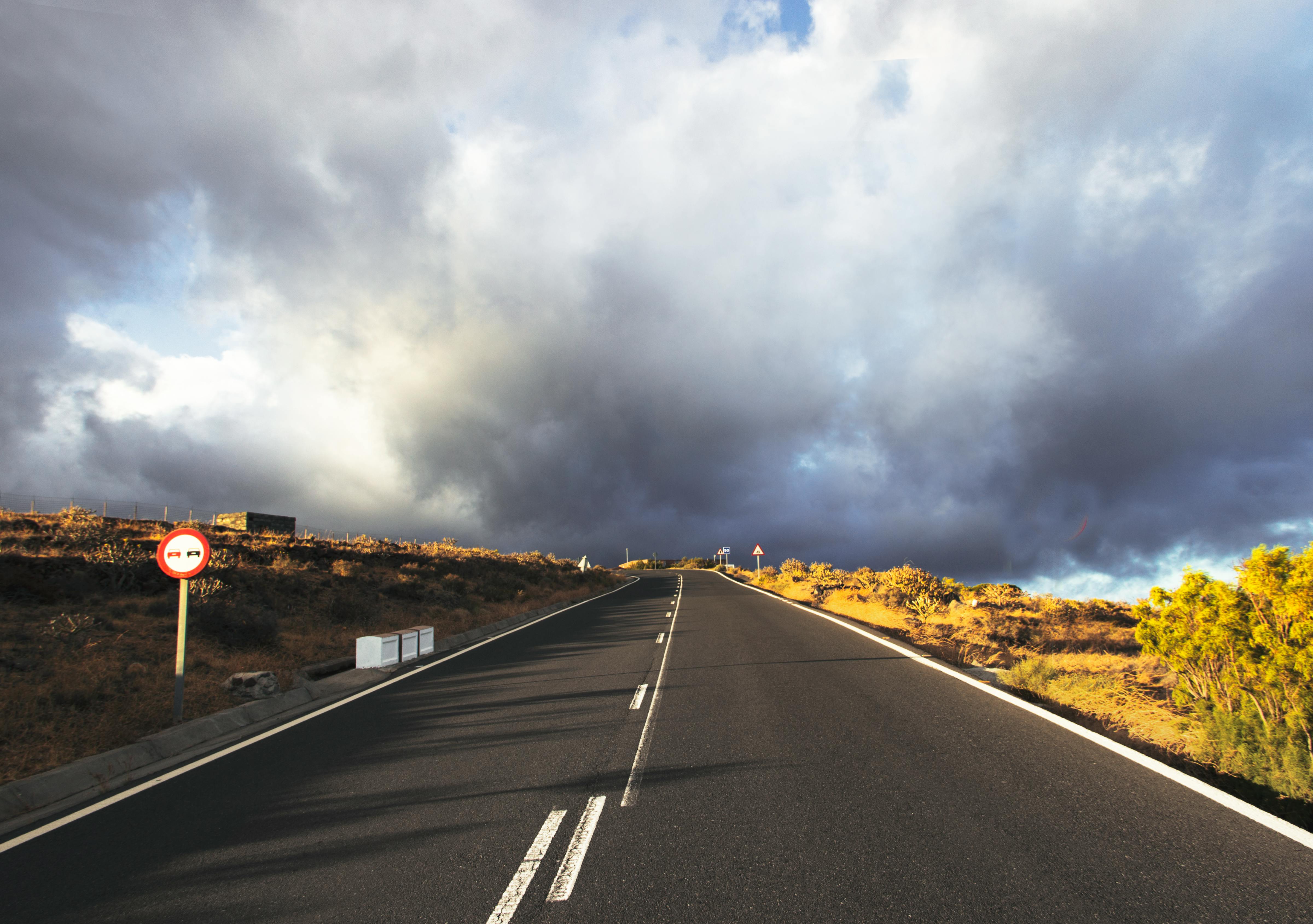 gray concrete roadway