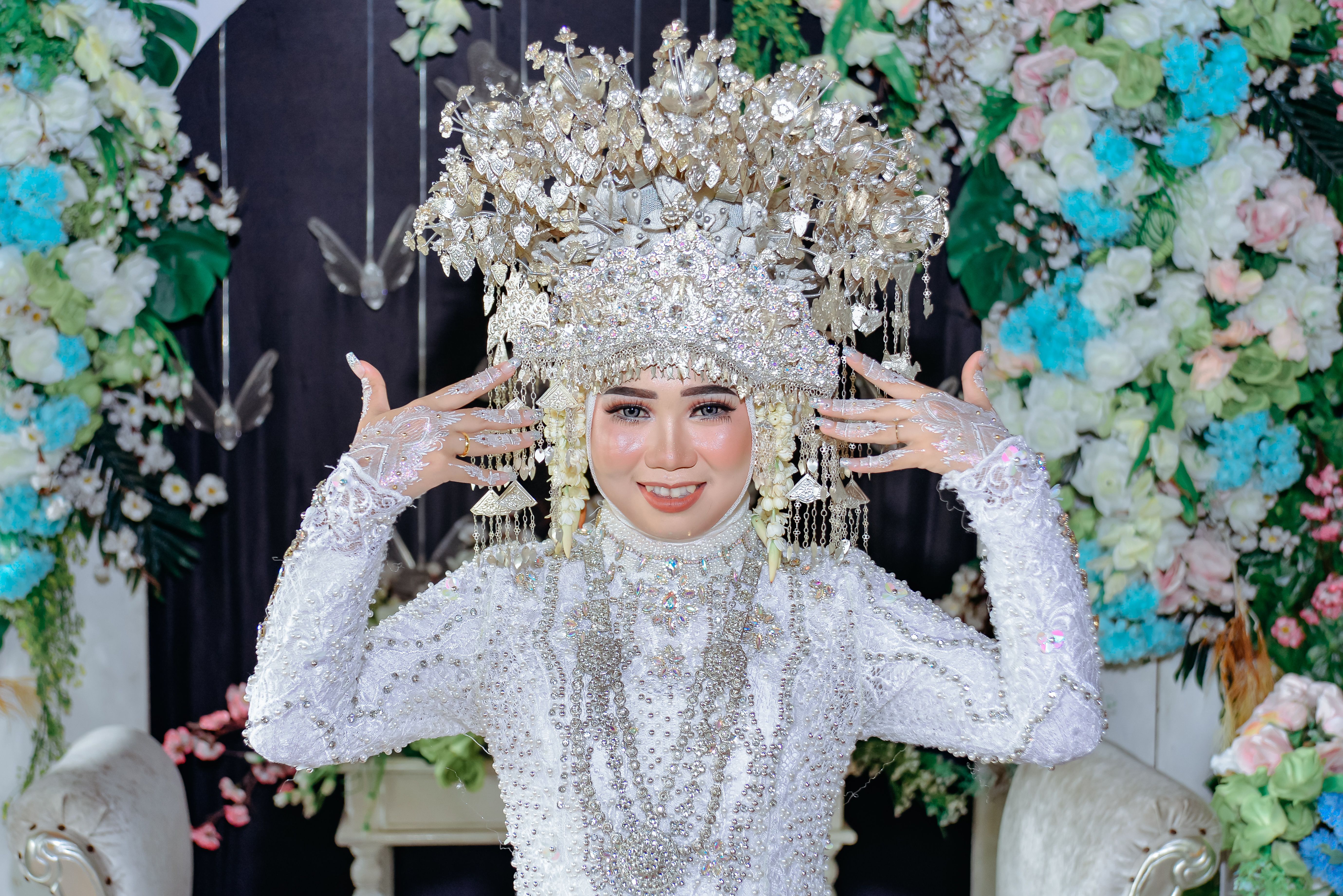 Trang điểm cô dâu che khuyết điểm da mụn Hà Nội