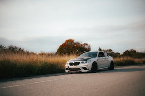 Безкоштовне стокове фото на тему «BMW, автомобіль, білий автомобіль» стокове фото