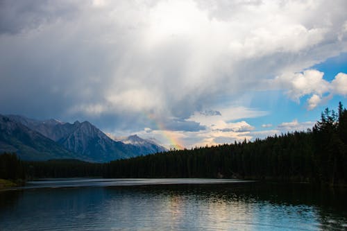 Immagine gratuita di arcobaleno, catena montuosa, cielo