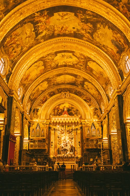 Бесплатное стоковое фото с алтарь, вертикальный выстрел, кафедральный собор