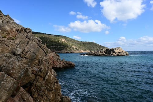 bulutlar, dağlar, deniz içeren Ücretsiz stok fotoğraf