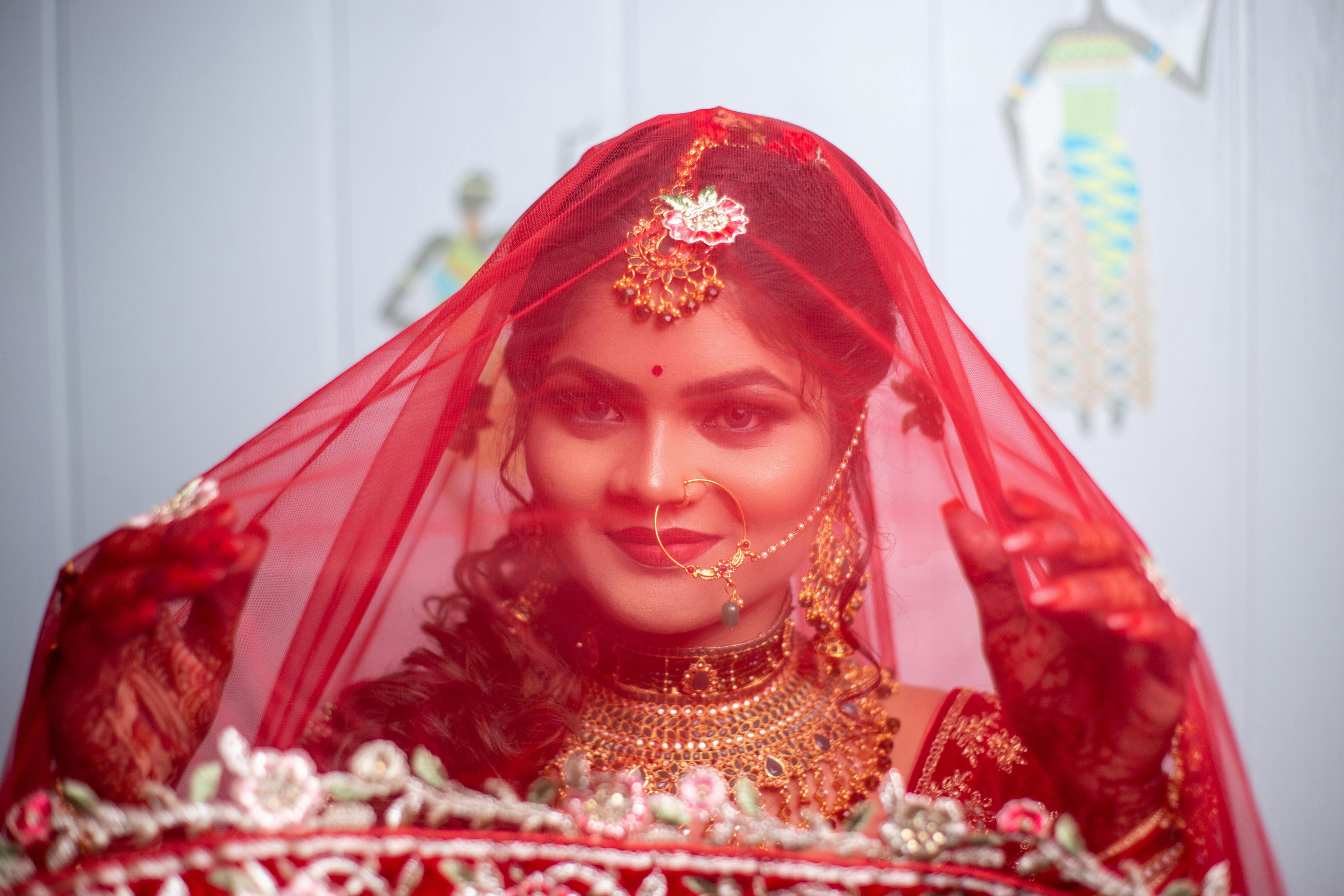 Single Bridal Poses Indian | Redveds